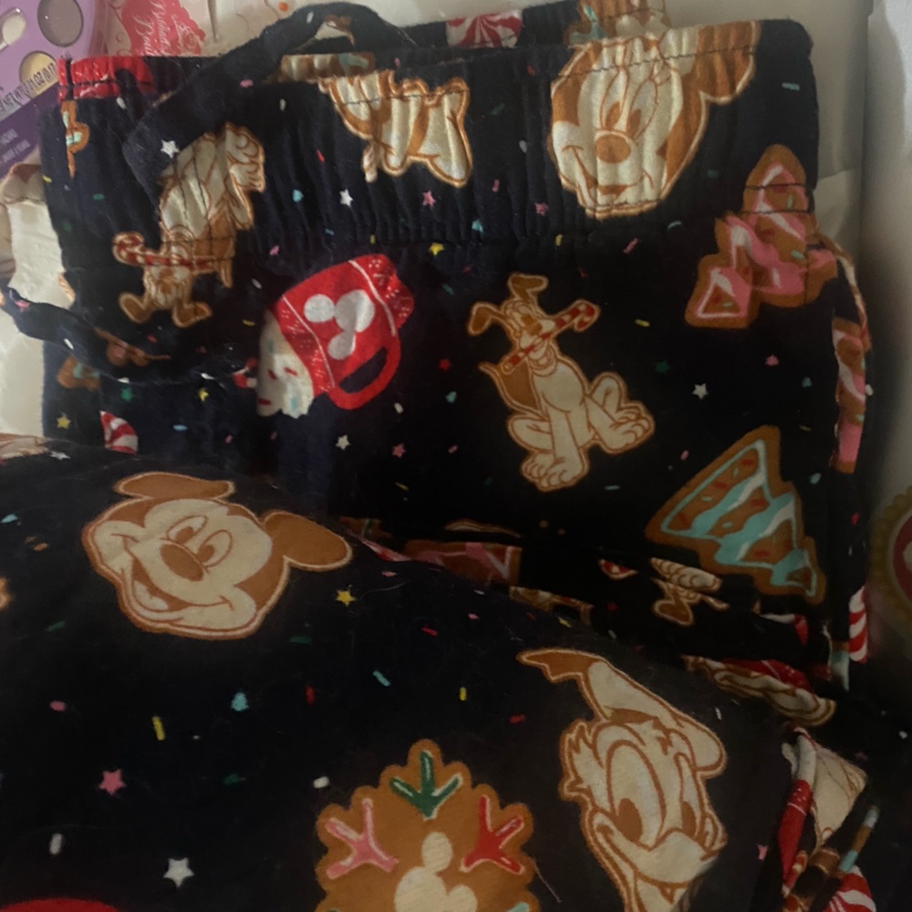 Men’s Cartoon Disney Character Pajamas - Black